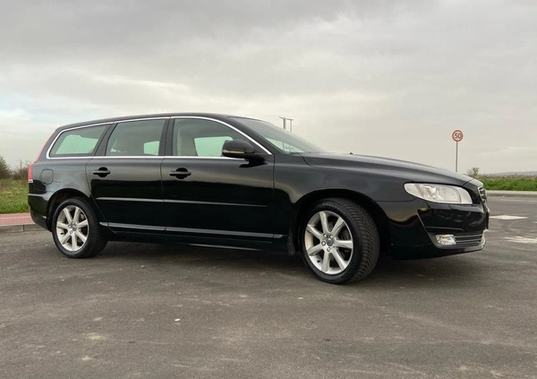 Volvo V70 cena 56500 przebieg: 157800, rok produkcji 2015 z Rzeszów małe 562